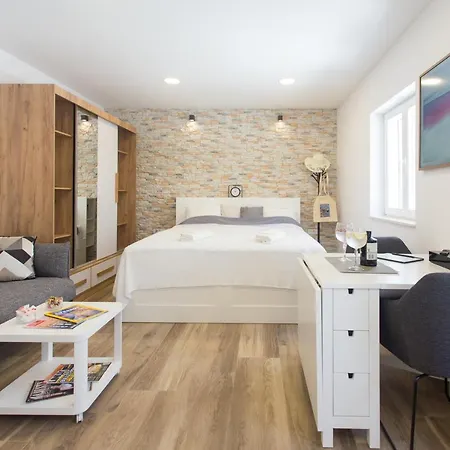 Nomadic Apartment Kastela
